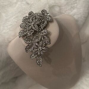 Elegant Silver Floral Hair Comb